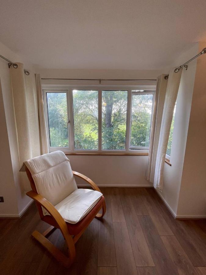 Lovely 2 Bedroom Flat With Free Parking, Great Transport Links To Central London, The Excel Centre, Canary Wharf And The O2! Eksteriør billede
