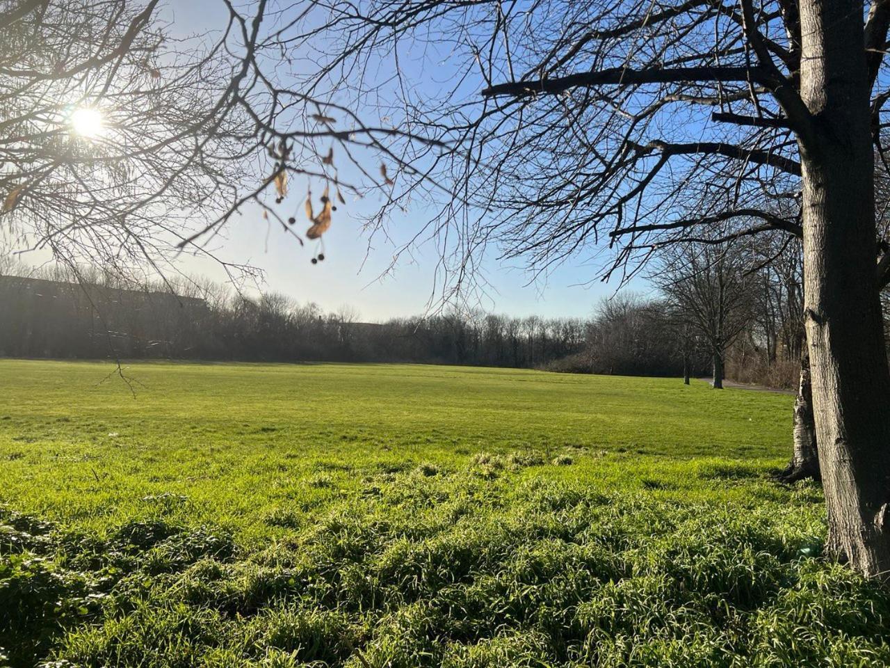 Lovely 2 Bedroom Flat With Free Parking, Great Transport Links To Central London, The Excel Centre, Canary Wharf And The O2! Eksteriør billede